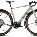 Vélo gravel électrique Cube nuroad hybrid c:62 race 400x fe reedbeige´n´black